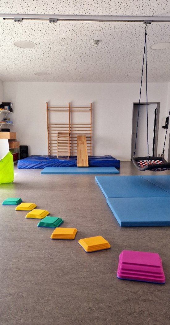 Turnhalle mit Bodenmatten