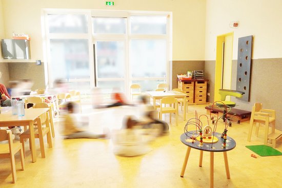 Kita Bunte Welt Gruppenraum Spielenden Kinder in dem hellen und freundlichen Gruppenraum der Kita Bunte Welt