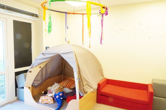 Kita Bunte Welt Spielhöhle im Gruppenraum Spielhöhle im Gruppenraum der Kita Bunte Welt